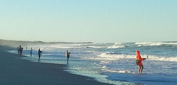 Fishing at Cabarita Beach, New South Wales, Australia: image by Des Walsh