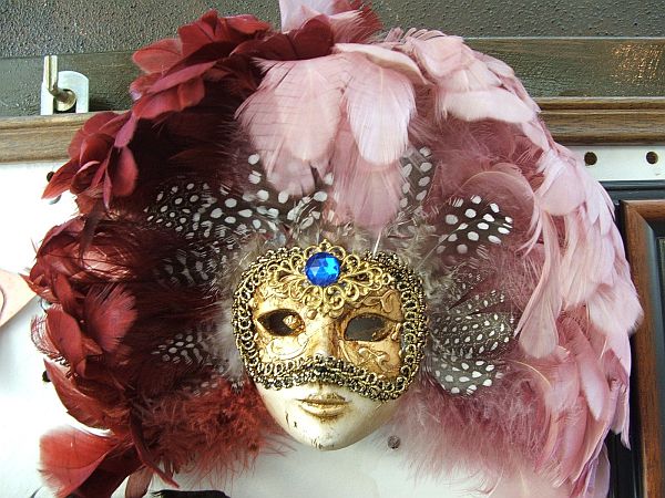 Venetian Mask - image from Wikimedia Commons, Creative Commons licence